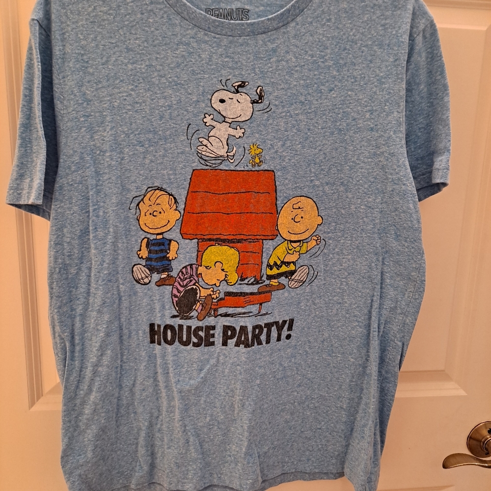 Peanuts XL tee shirt